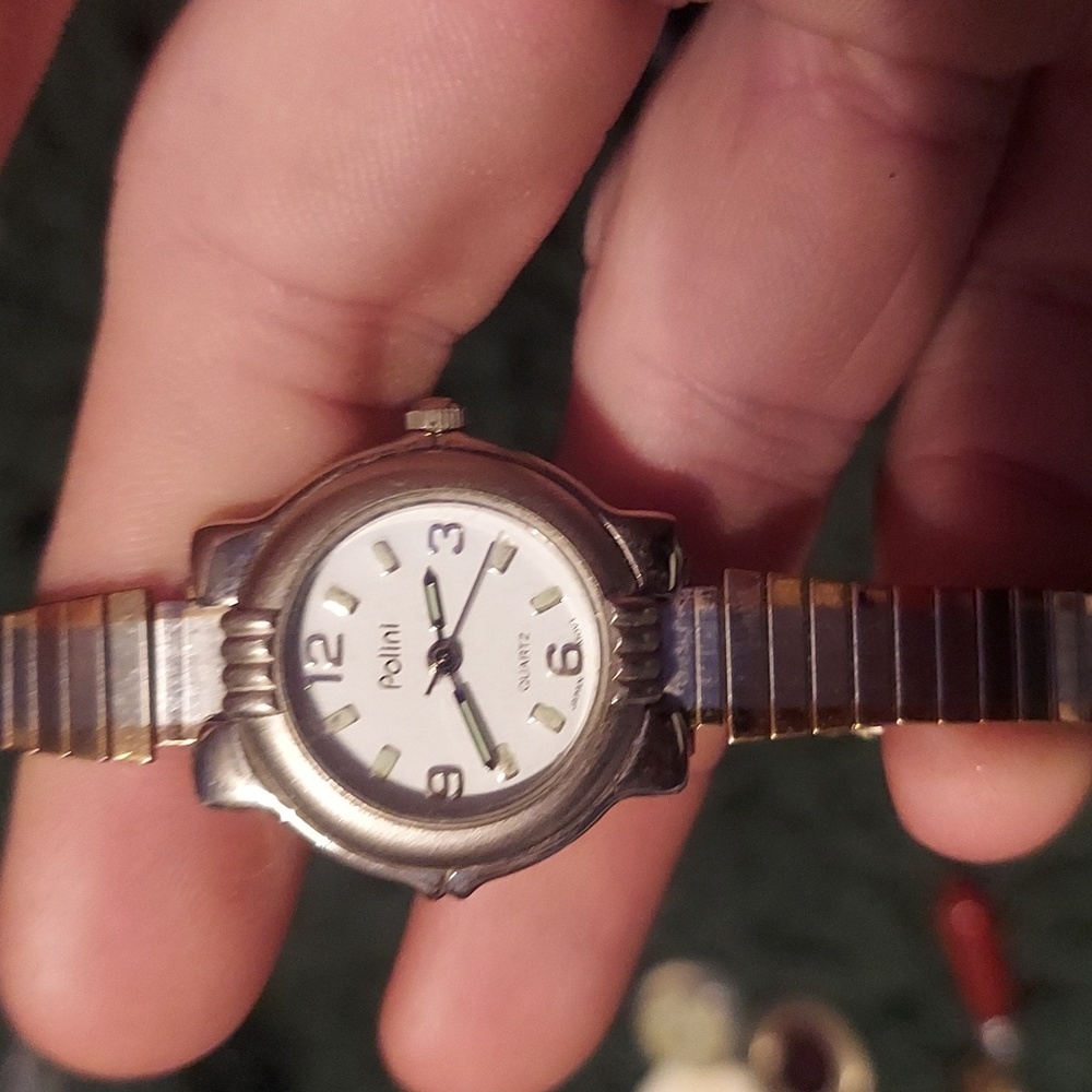 On trend! Retro / vintage petite dainty wrist watch. Polini